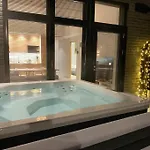 Diamonds Luxury Private Jacuzzi & Ski-in&out Διαμέρισμα Levi