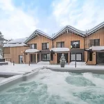 Diamonds Luxury Private Jacuzzi & Ski-in&out Levi